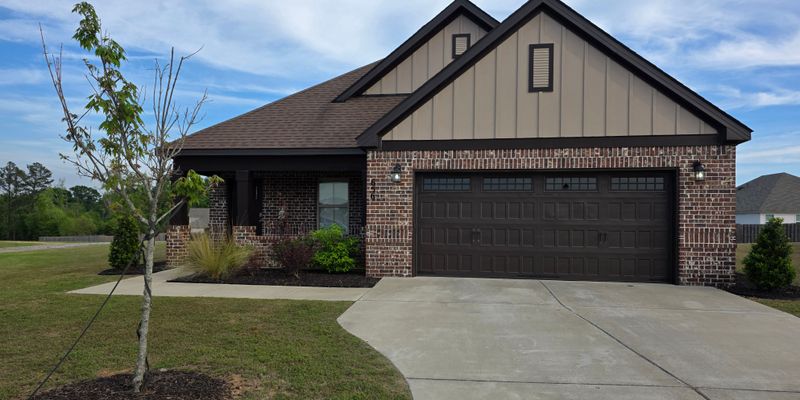 Pike Road House: 656 Riverdale Dr.