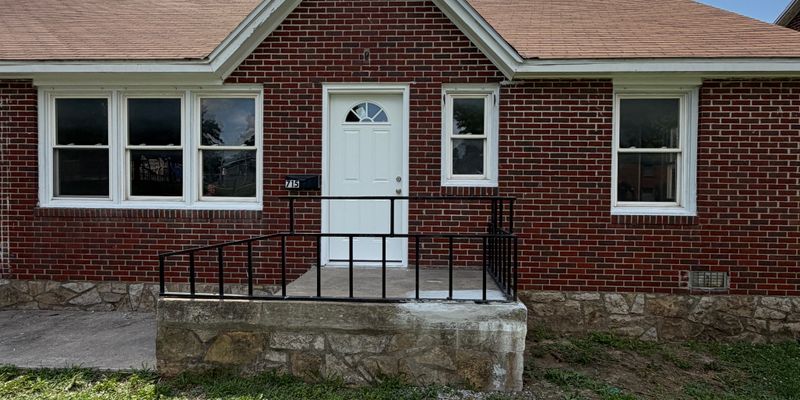 Chanute House: 715 N Forest Ave