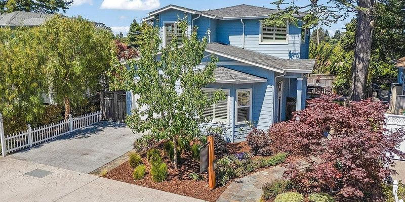 Capitola House: 513 Hill St