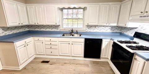 kitchen 3.jpg