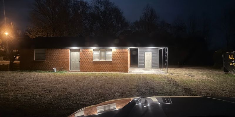 Laurel House: 3631 Sharon Rd