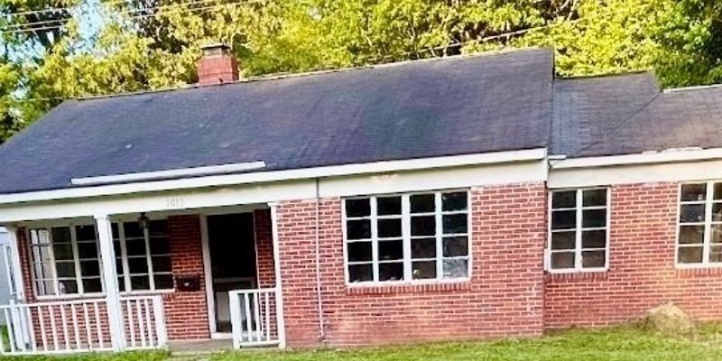 Selma House: 2010 Royal St