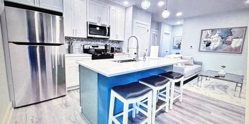 Morton Apartment: 132 Yale ave