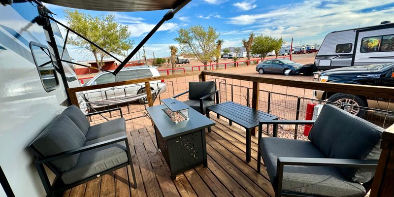 Van Horn House: 404 East Broadway Street