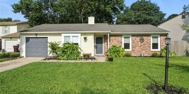 Chesapeake House: 1005 Scarlet Oak Ct S