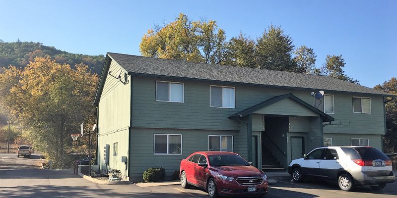 Roseburg North Apartment: 5357 NE Stephens St