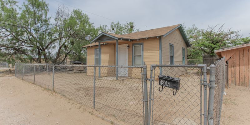 Big Spring House: 1305 State St