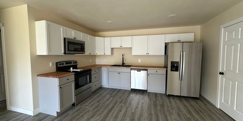 Galesville Apartment: 16899 S 12th St