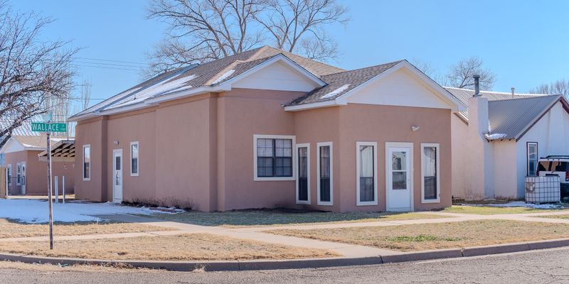 Clovis House: 1121 Wallace St
