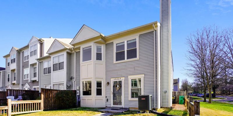 Laurel House: 14324 S Shore Ct