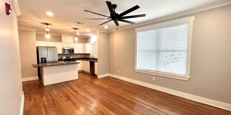 Memphis Apartment: 26 N McLean Blvd