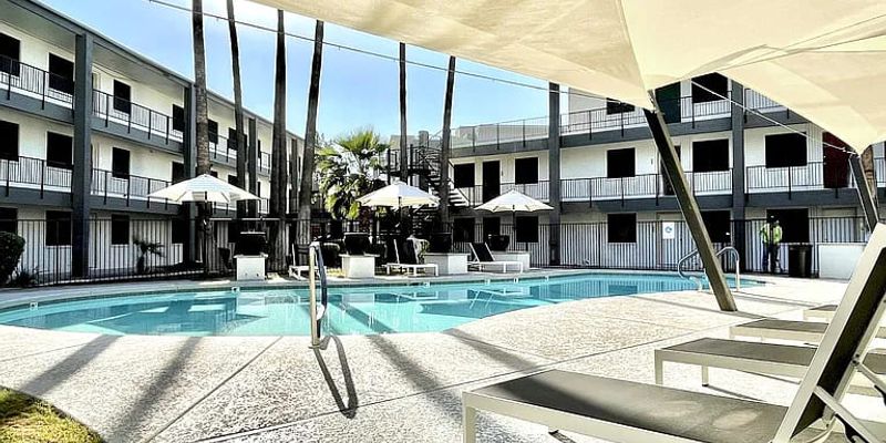 Tempe House: 950 S Terrace Rd