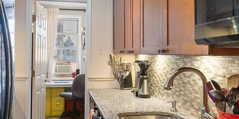 The Bronx House: 3475 Greystone Ave