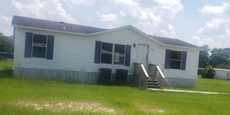 Waycross House: 712 House St