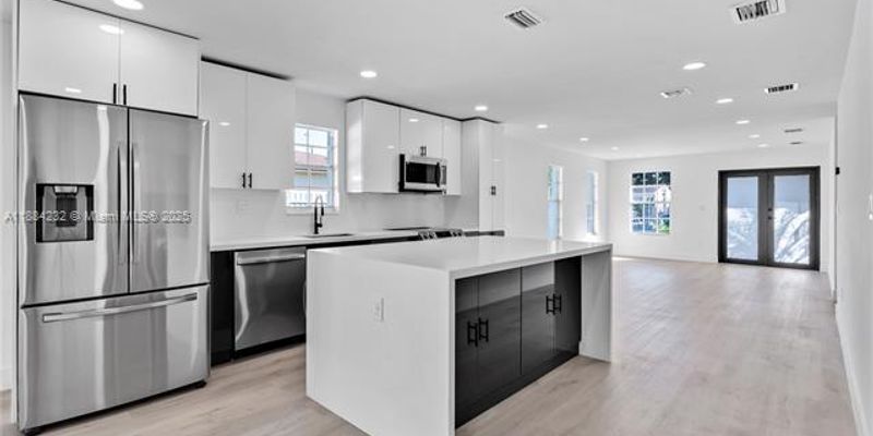 Miami House: 407 NW 45th St