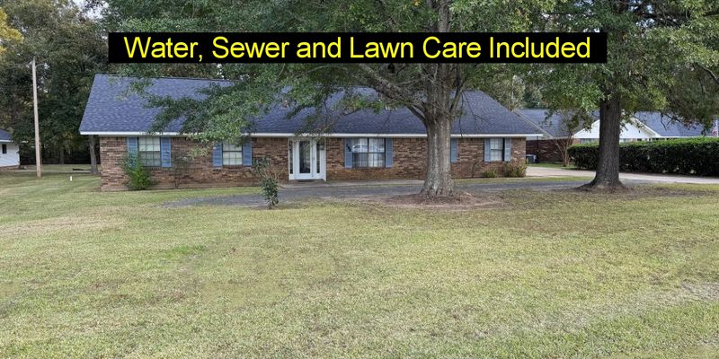 Monroe House: 284 Connie Lynne Dr