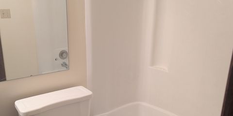 Bathroom (2).jpg