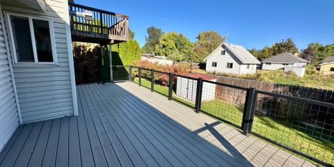 Main level deck:back yard.jpeg