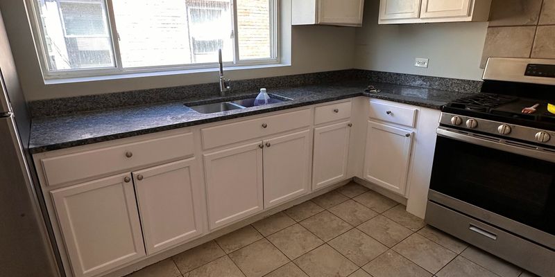 Bellwood Apartment: 1013 Bellwood Ave