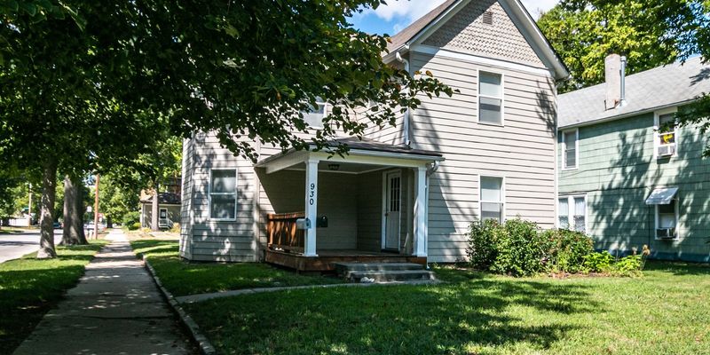 Manhattan Apartment: 930 Fremont St