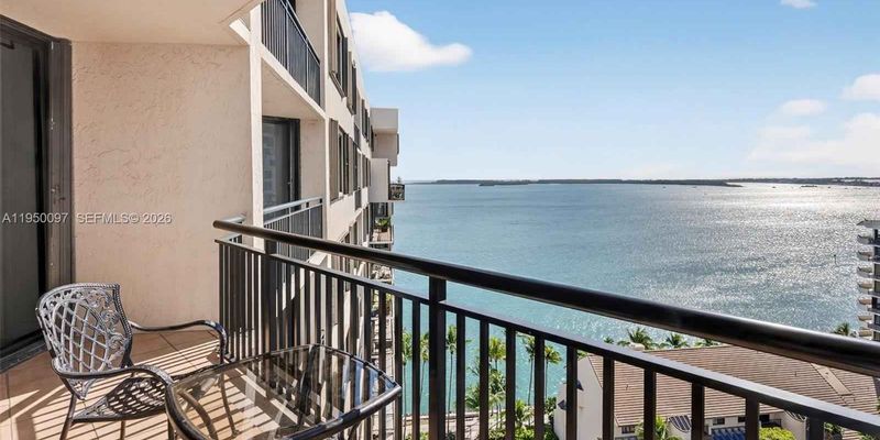 Miami Apartment: 540 Brickell Key Dr