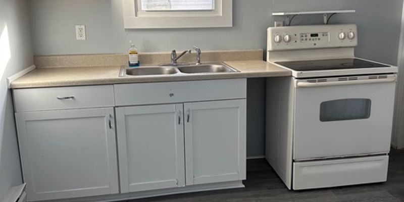 Hemlock Apartment: 4656 N Main St