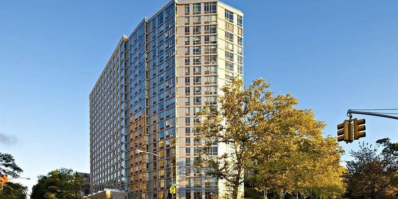 New York House: 1 Morningside Dr