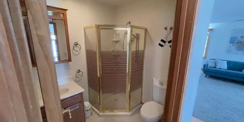 Big Barbee_Bathroom 2.jpg