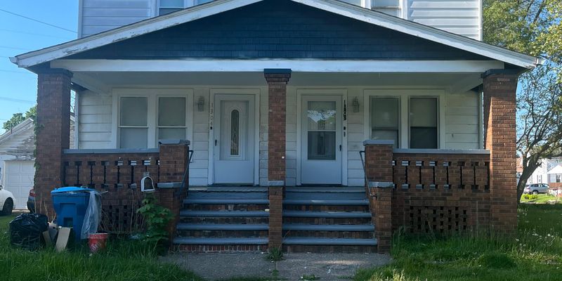Lorain Apartment: 1302 W 5th St