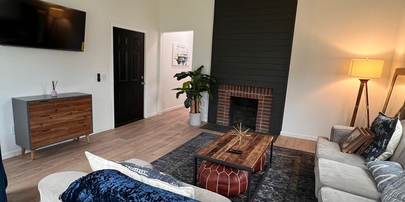 Glasgow Apartment: 310 E. Front St