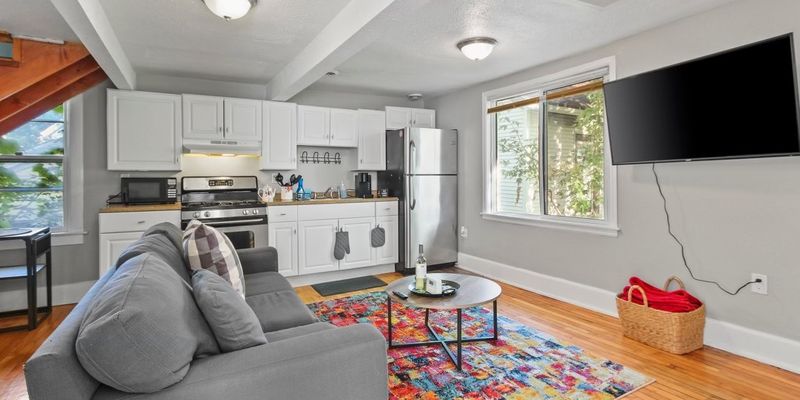 Milwaukee Townhome: 1722 N Pulaski St