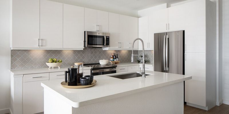Fulshear Apartment: 30509 Front St