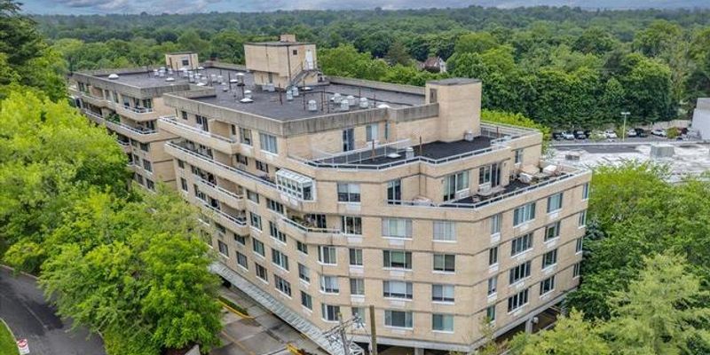 New Rochelle House: 1270 North Ave # U1189GT