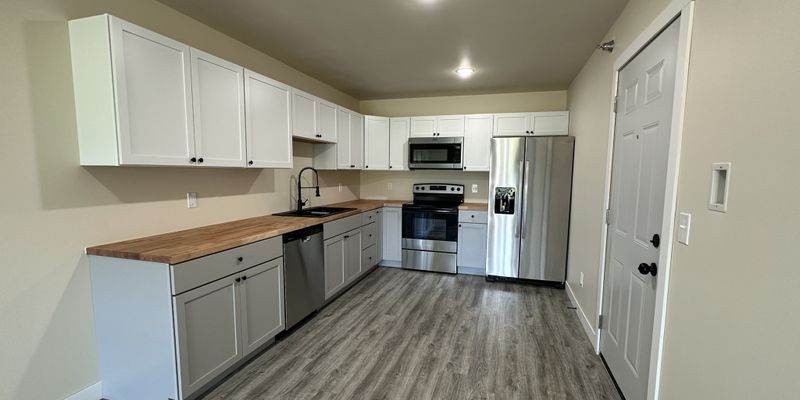 Galesville Apartment: 16899 S 12th St