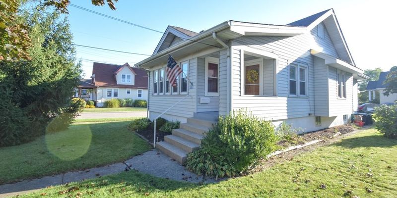 Deer Park House: 7236 Plainfield Road