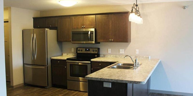 Winona Apartment: 270 W 3rd St