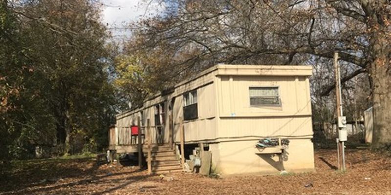 Gainesville House: 28 Rider Drive