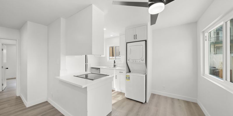 Long Beach Apartment: 3444 E Wilton St