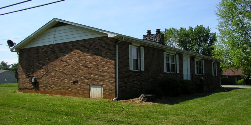 Bowling Green Multiplex: 2516 Edgehill Pl