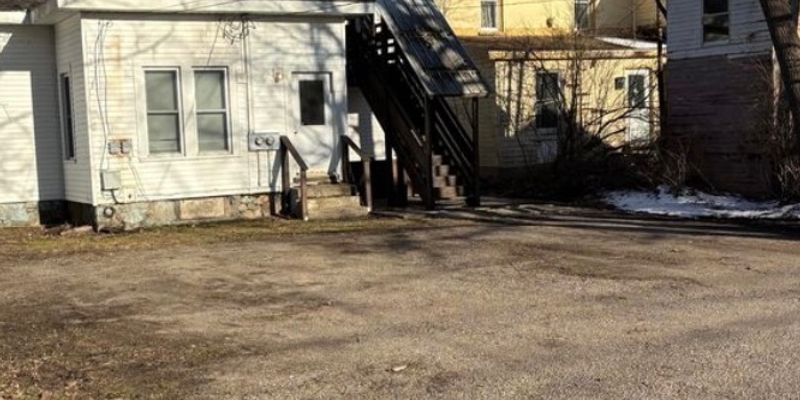 Big Rapids House: 112 S Stewart Ave