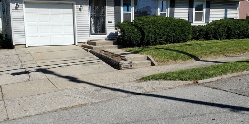 Fort Wayne House: 215 Edgewood Ave