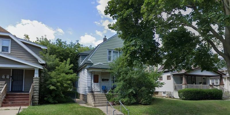 Milwaukee Apartment: 5237 N 34th St