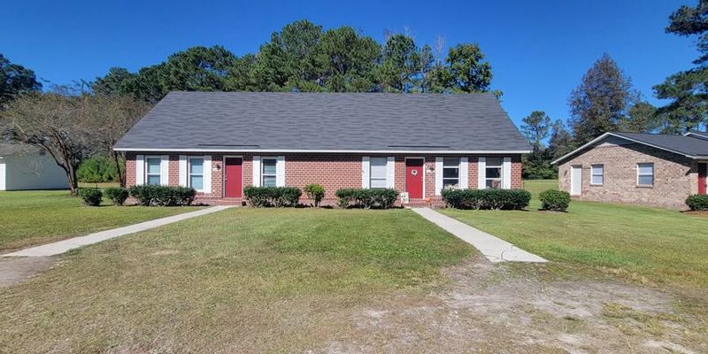 Castle Hayne House: 5442 Sidbury Road