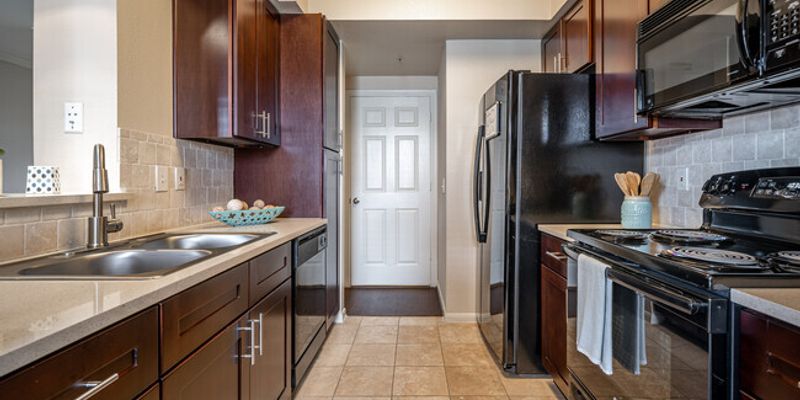 Houston Apartment: 5401 Glenmont Dr