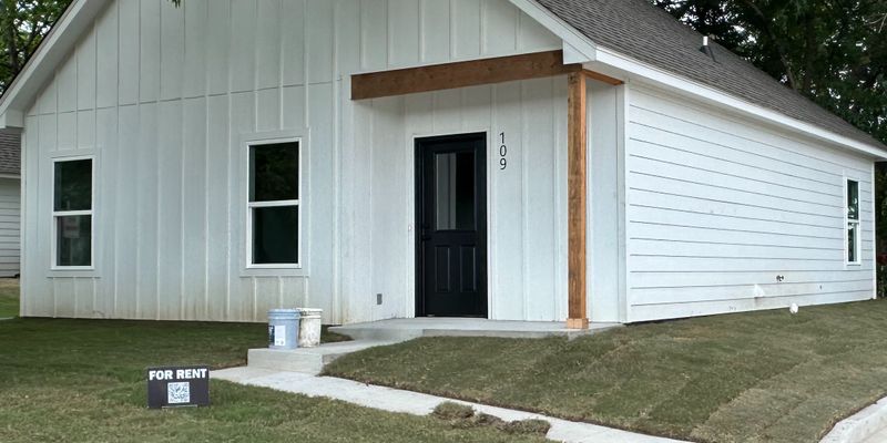 Skiatook House: 109 N B St