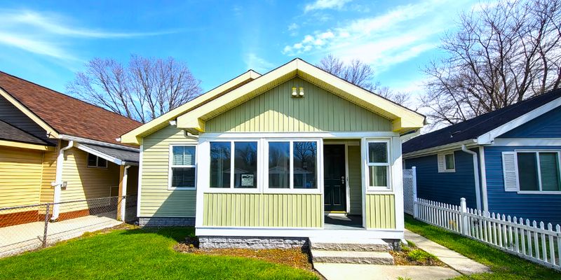 Indianapolis House: 2133 White Ave