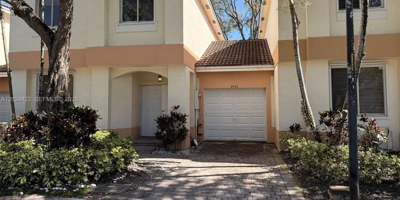 Davie Townhome: 6542 Hidden Cove Dr
