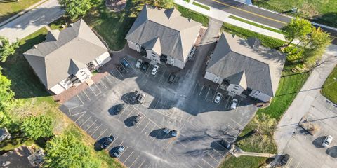 24-web-or-mls-1040-university-dr-12.jpg