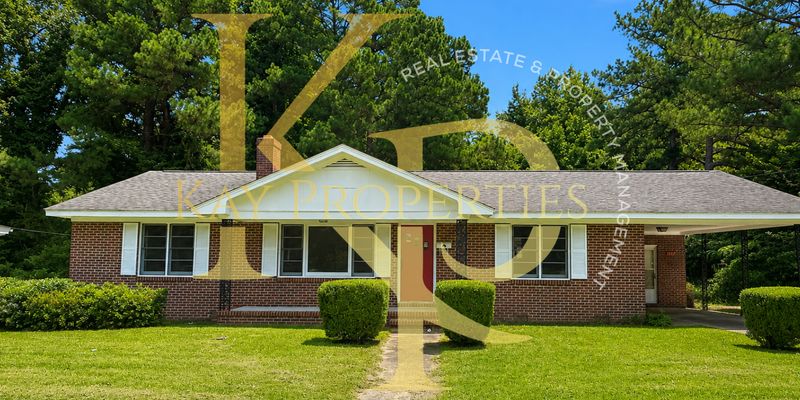 Rocky Mount House: 1327 Old Wilson Rd
