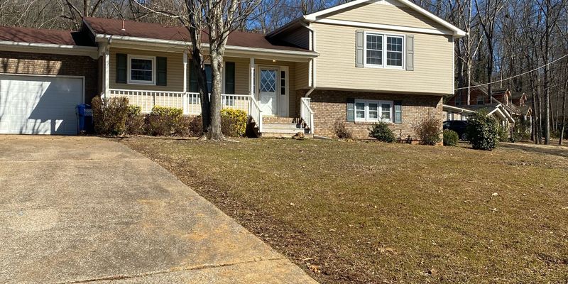 Huntsville House: 8002 Greenwillow Ct SE